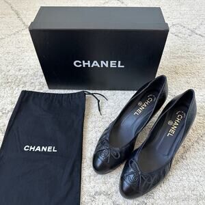 CHANEL Navy & Black Leather CC Logo Cap Toe Pumps IT 37
